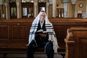 טליתות: איך בוחרים טלית שמתאימה למנהג, למידה ולשימוש לאורך שנים?